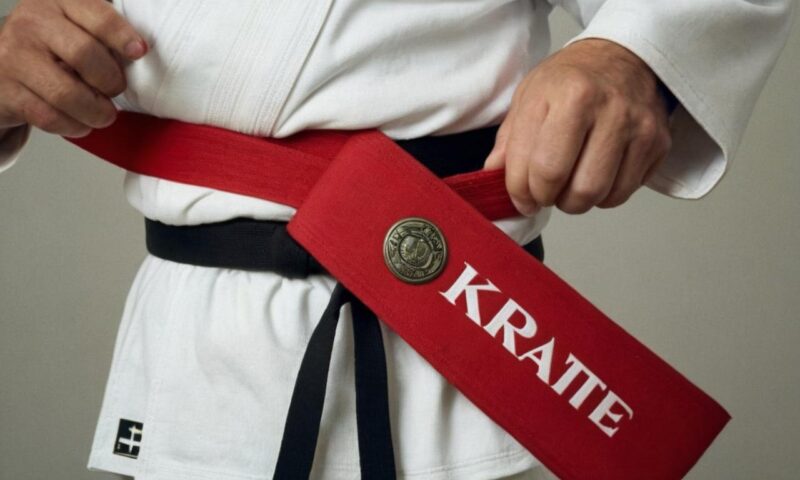 Jak zawiązać pas karate